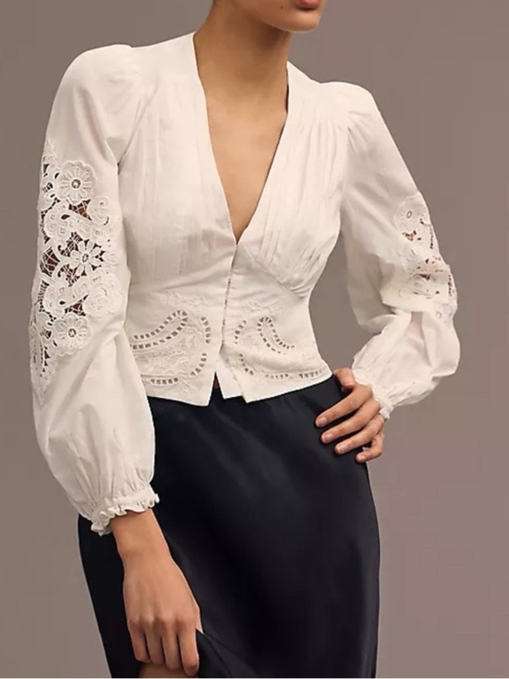 FARM Rio White Embroidered V-Neck Blouse Size Small